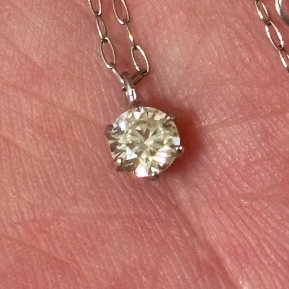 Natural Diamond 0.2ct solitaire Necklace Platinum - Picture 9 of 13